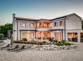 Luxury Villa Lipa Kate