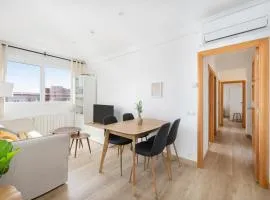 Amazing 3bdr Apt In Cornella 1 Mins From Metro