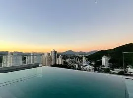 LOFT UP 1309 | Mobiliado | WIFI | Piscina |