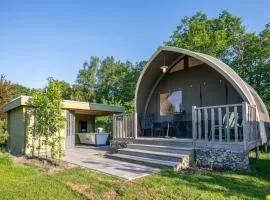 Wellness Tentlodge Patrijs met bad en sauna en privesanitair