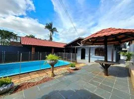 Casa Familiar 3 quartos c Piscina prox centro