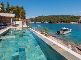 Luxury Villa Bohemian 1 heated pool near sea, hotell i Selca