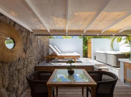One bedroom bungalow with shared pool jacuzzi and terrace at Saint Barthelemy, chata v destinácii Saint Barthelemy