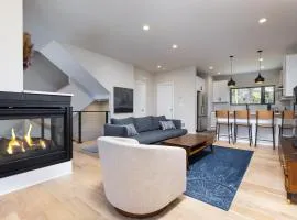 Lake George Luxe- Brand New, Ideal Location