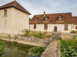 Gîte 4 chambres avec piscine couverte et jardin proche des châteaux de la Loire - FR-1-491-370, hotel v destinaci Chouzy-sur-Cisse