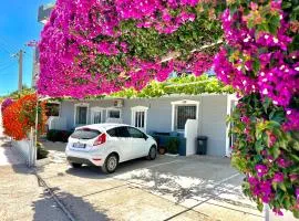 Tomi Apartments