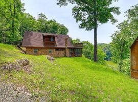 Peaceful South Holston Lake Cabin with Dock and Deck!, hotel in Abingdon