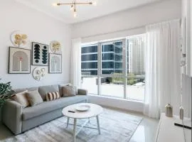 Dubai Apartment on the Marina!