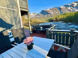 Idyllic valley getaway, perfect for families, rumah percutian di Narvik