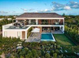 Villa Aqua with 3 bedrooms in Leeward Turks and Caicos, mökki kohteessa Long Bay Hills