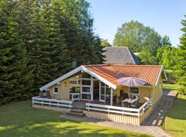 Beautiful Home In Tranekr With Sauna, cottage in Tranekær