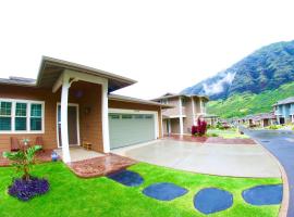 New 4 Bedroom Home with Ocean and Gorgeous Mountain Views in the gated community of Mauna Olu，Waianae的飯店