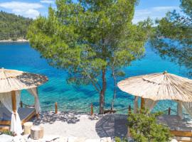 Pebble Bay Paradise House، فيلا في فيلا لوكا