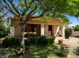 Maison climatisée avec grand jardin ombragé