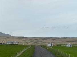 Country cottage with great view to the glacier, Eyjafjallajökull and Westman Islands, hotel en Hvolsvöllur