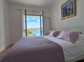 Ceratonia Apartments, hotel in Lovište