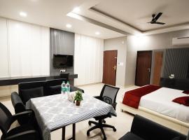 ์์ดํธ๋ฅด์ ์์นํ ํธํ
The Connaught House Jaipur