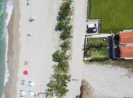 Villa The View - Beachfront, 5 Bedrooms, BBQ, View, hotel v destinaci Pefkochori