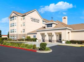 Homewood Suites by Hilton Sacramento/Roseville, hotel sa parkingom u gradu Rouzvil