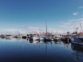 Minihus til havn, strand, vand og by i Gilleleje ค็อทเทจในกิลล์ลาย