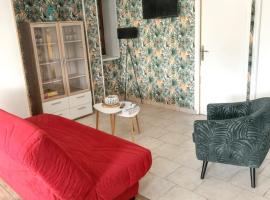 Maison de 3 chambres avec jardin clos et wifi a Gefosse Fontenay a 1 km de la plage, hotel in Géfosse-Fontenay
