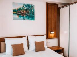 Astoria Apartments Rooms for 3, hotel en Struga