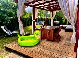 Apartament z tarasem w sercu mazur z prywatną plażą