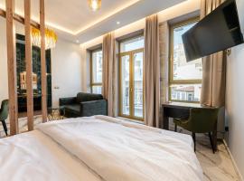 Royal Gold City Suites by Omilos Hotels, hótel í Heraklio Town