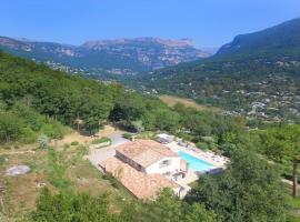 Great location and stunning views, villa in Le Rouret