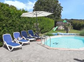 One bedroom house with shared pool enclosed garden and wifi at Hamois, vakantiehuis in Hamois