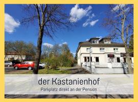 Kastanienhof, hotel with parking in Wustermark