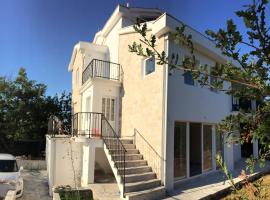 Patrick House, villa en Tivat