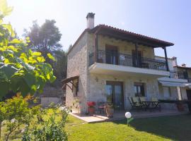 The Emerald Garden Maisonette, hotel a Siviri
