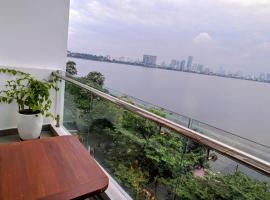 Hanoi Home 2 - Lake View Apartment, хотел близо до Езеро Уест, Ханой