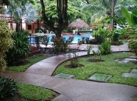 Room in Condo - Nice condo to vacation in Playas del Coco, отель типа «постель и завтрак» в Коко