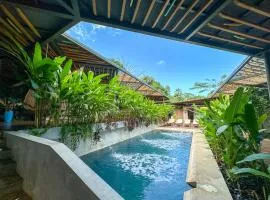 Caribbean Courtyard Lujosa Villa 6 to 10 pp