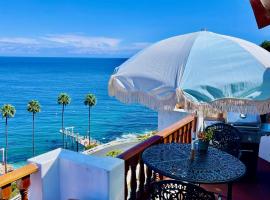 Hamilton Cove ocean front luxury Villa Spectacular Views with electric cart, hytte i Avalon
