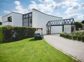 Golfhotel Gut Neuenhof、フレーンデンベルクのスパホテル