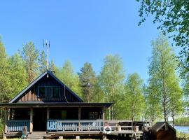 Sampo Chalet with Hot Tub, cabin in Ranua