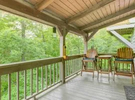 Smoky Mountain Log Cabin Close to Rafting!