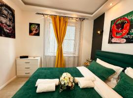 Smarald - Premium Apt in Best Location & Parking