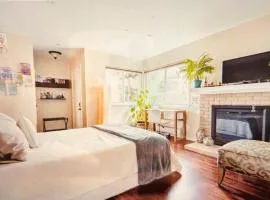 Cute Room! Own entry with fireplace