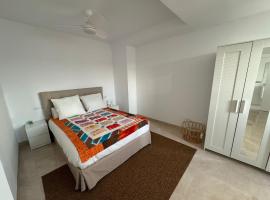 Tokyo Rooms Monsul Habitación PREMIUM con baño privado, ξενοδοχείο στην Αλμερία