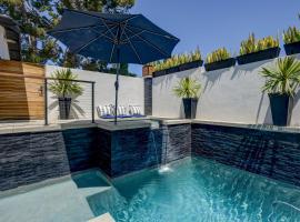 Ultimate Family Coastal Retreat with Pool, Spa, and More!, holiday home in Carlsbad