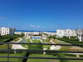 Amwaj Prime Chalet with a Sea View شاليه أمواج الساحل الشمالي السعر شامل شحن الكهرباء و المياه و الأستعلام الأمني وغير شامل شحن كروت الإيجار