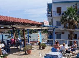 Svetlana & Michalis Oasis Hotel, hotel en Agia Marina de Egina