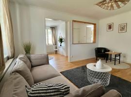 Cozy apartment in J&auml;dra&aring;s nestled near the lake just 10 minutes from Kungsberget, resort de esqui em J&auml;dra&aring;s