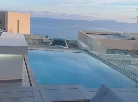 Green Coast Apartment with Pool