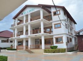 My5 Hotel, hotel em Kumasi