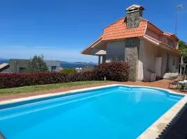 Casa con piscina, vistas y cerca de las playas